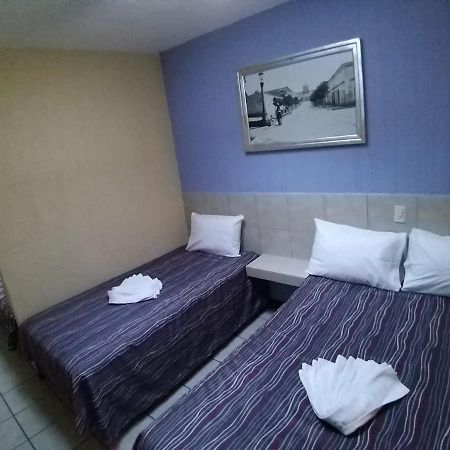 Hotel Aguila Гвадалахара Екстер'єр фото