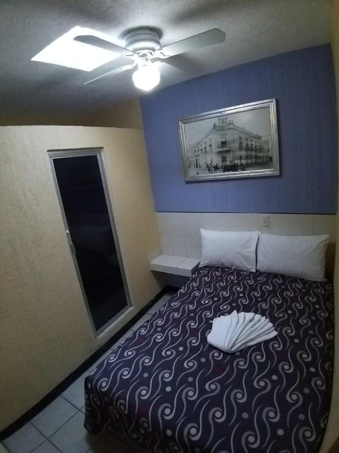 Hotel Aguila Гвадалахара Екстер'єр фото