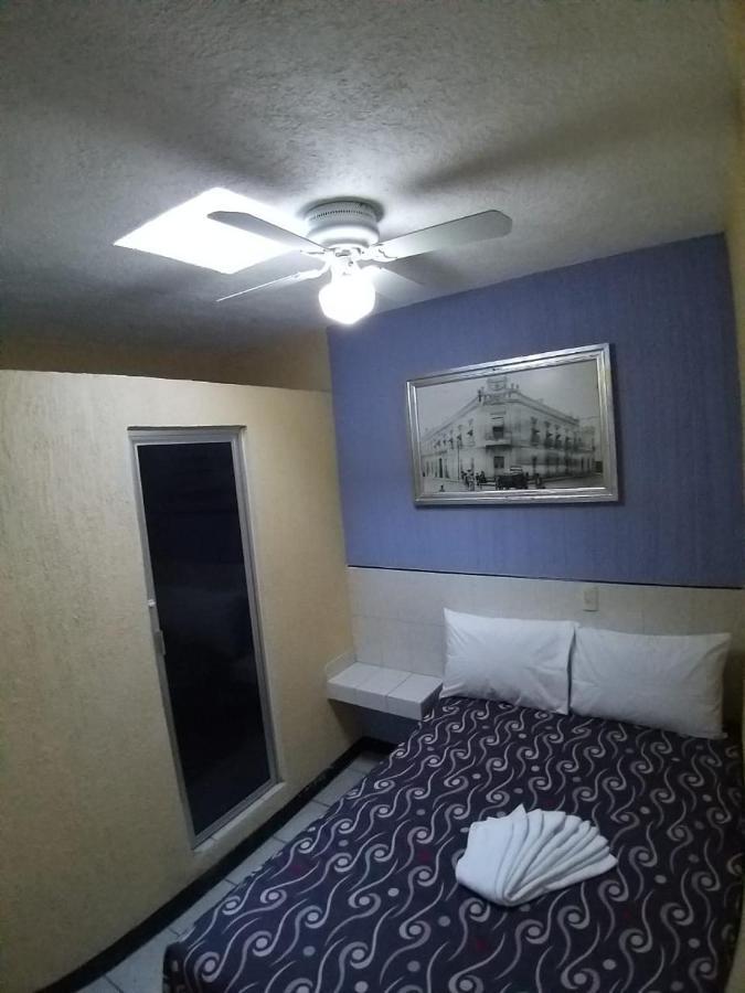 Hotel Aguila Гвадалахара Екстер'єр фото